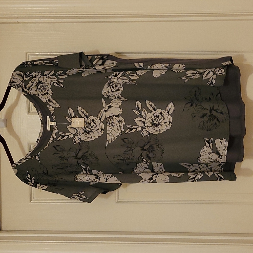 NWT Maurices Grey flowered blouse